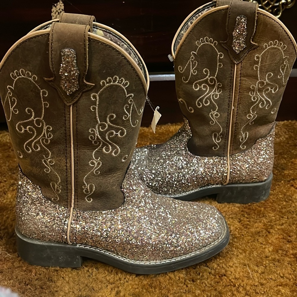 Shyanne boots size :1D